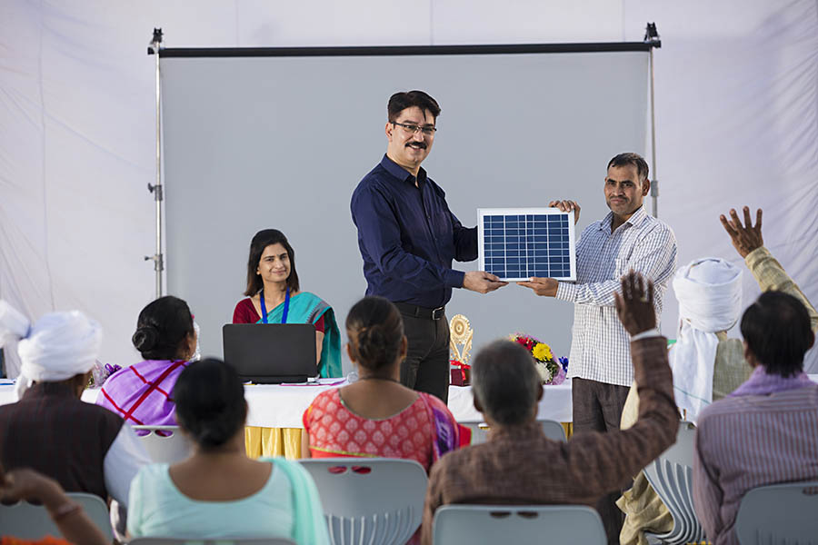 Choosing the Right Solar Panel System for Your Needs || A Comprehensive Guide || Helium Solar